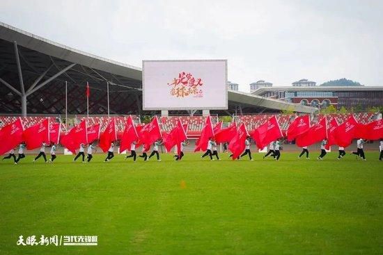 被誉为;日式恐怖片之父的导演鹤田法男最擅长的就是在现实中挖掘隐匿于日常的恐怖故事